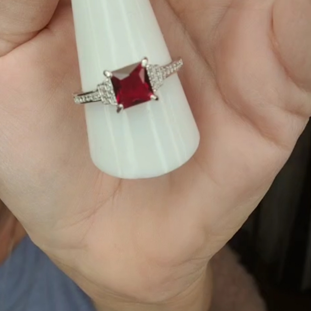 Beautiful Ring - image 1